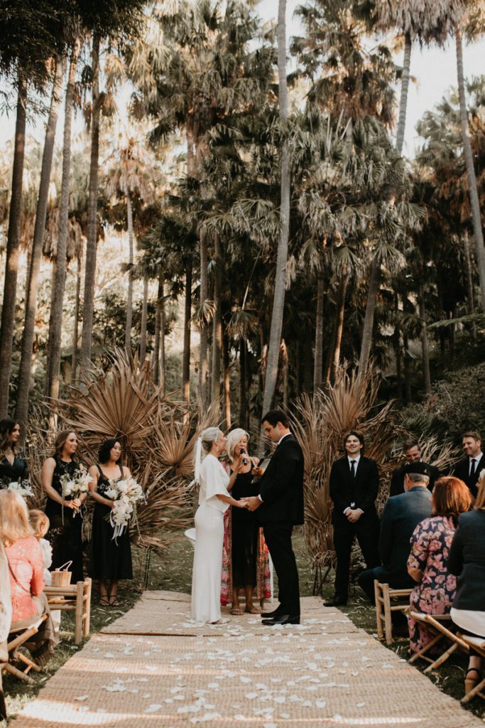Don't know where to start with your wedding day timeline?  As a wedding photographer based in Sydney, here I share 4 wedding day timelines based on the sunset time in every season to make your life easy.